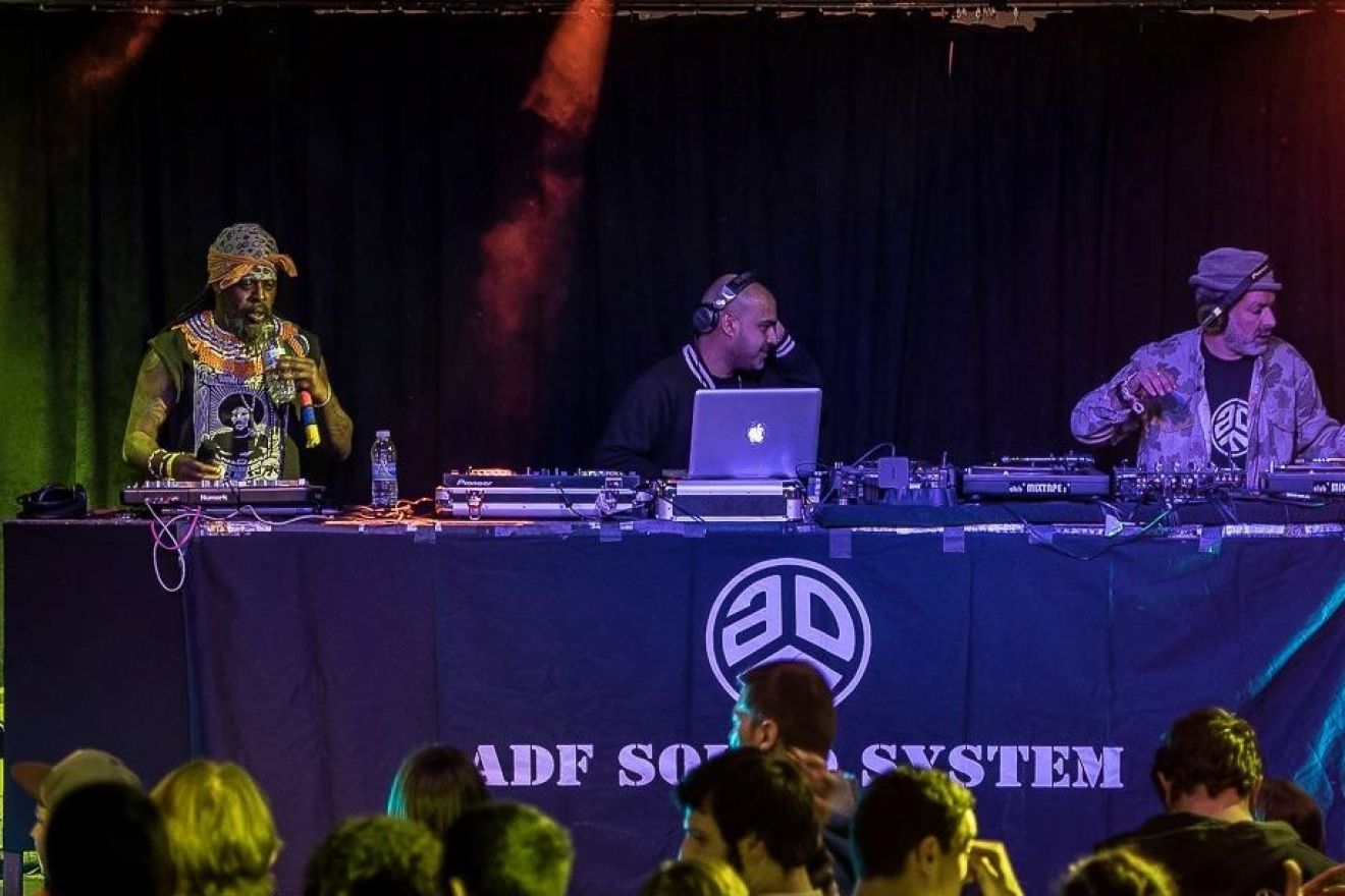 ASIAN DUB FOUNDATION SOUND SYSTEM ASIAN DUB FOUNDATION SOUND SYSTEM