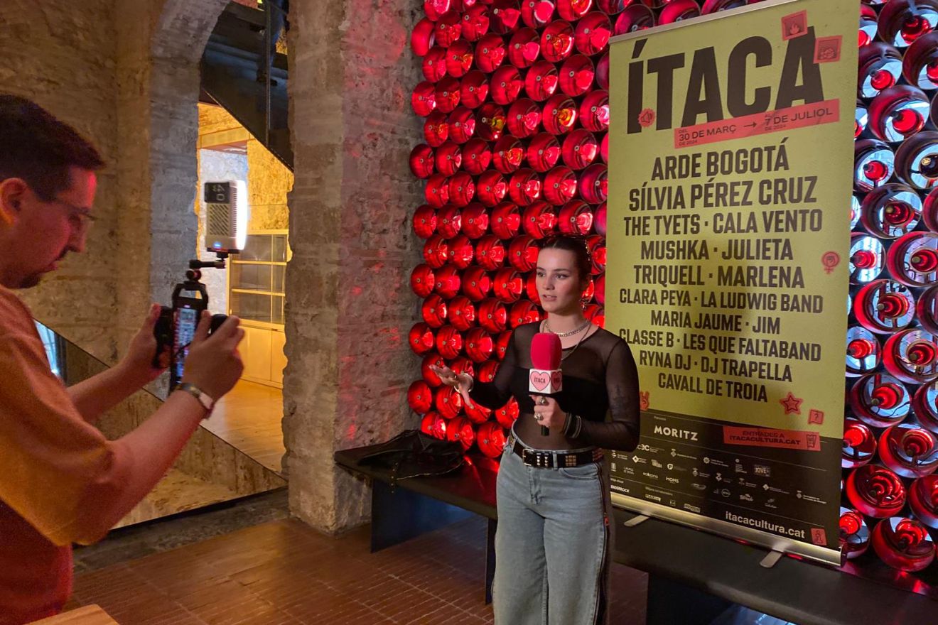 Jim, guanyadora d'Eufòria, a la Festa ÍTACA, a la Fàbrica Moritz Jim, guanyadora d'Eufòria, a la Festa ÍTACA, a la Fàbrica Moritz